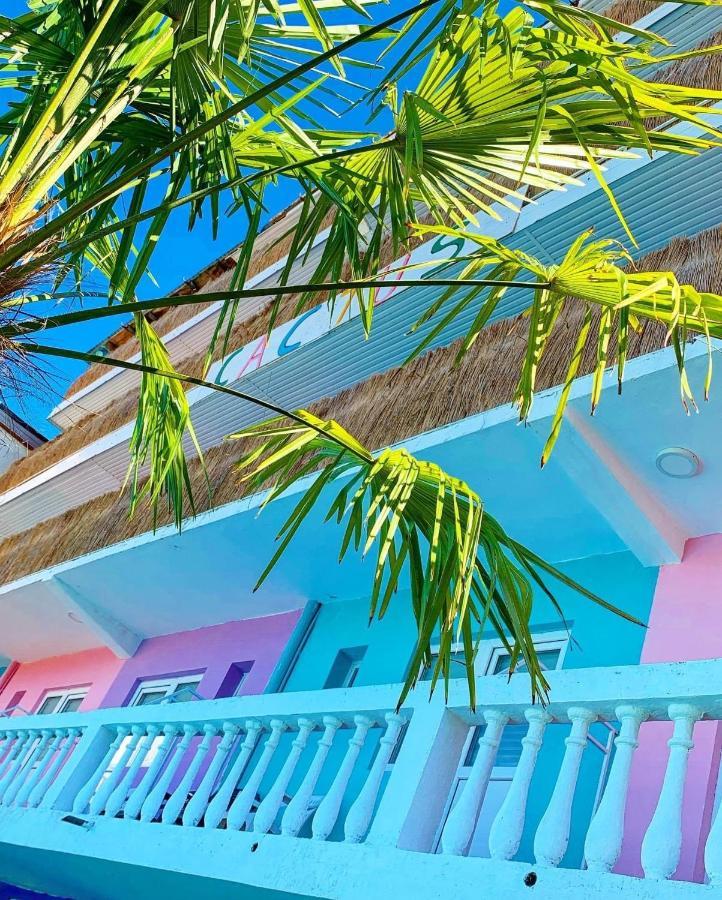 Casa Barbie Costinesti Hostel Bagian luar foto