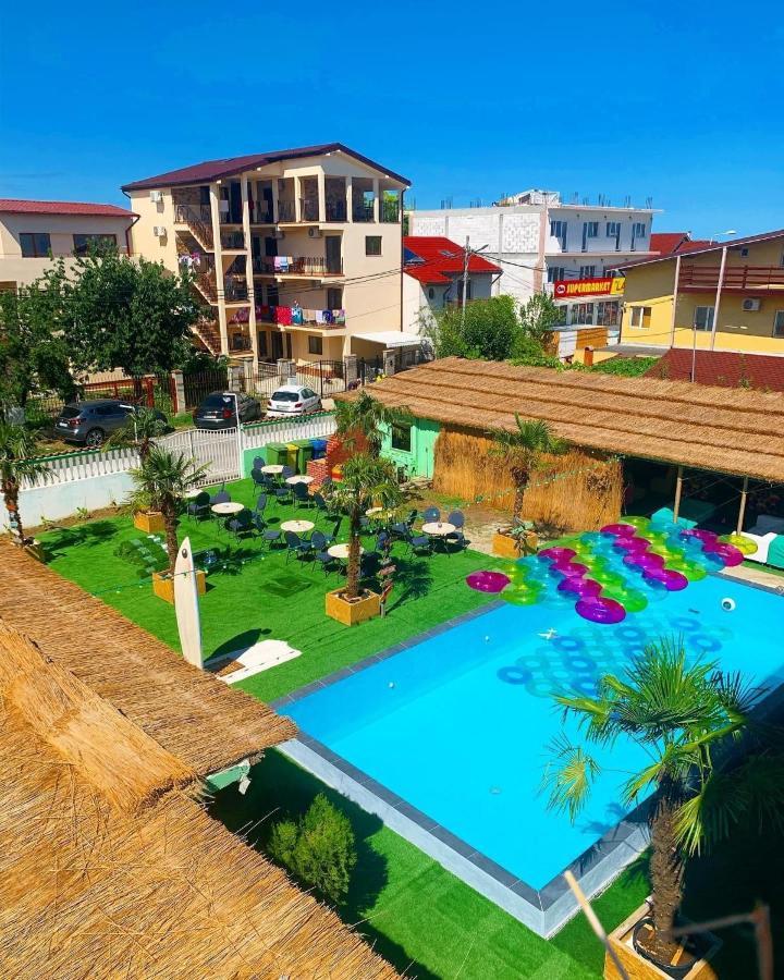 Casa Barbie Costinesti Hostel Bagian luar foto