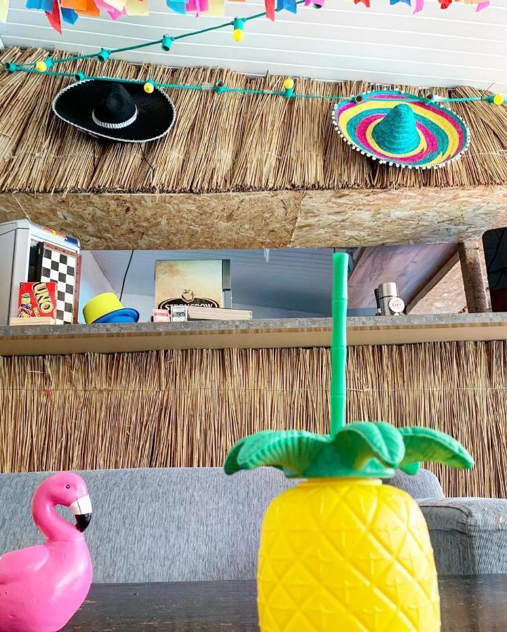 Casa Barbie Costinesti Hostel Bagian luar foto