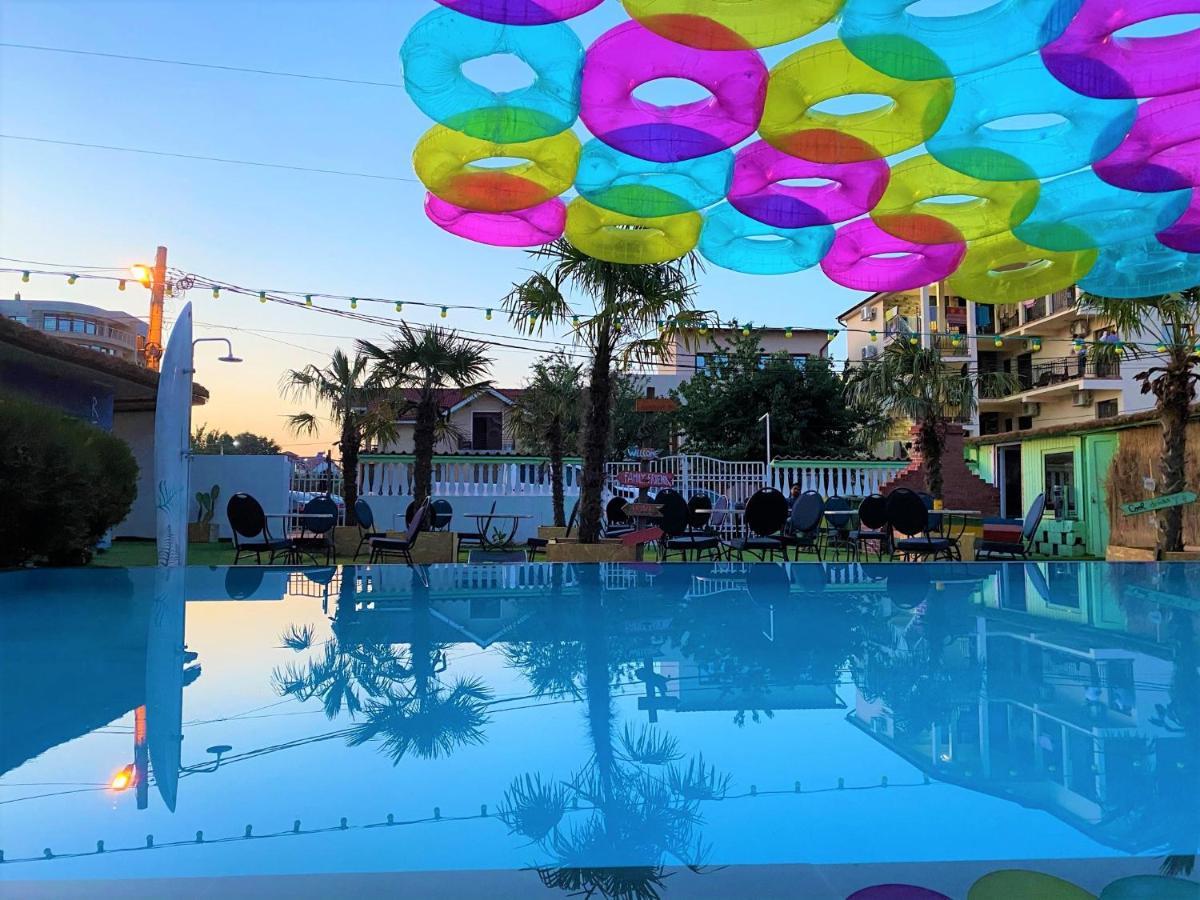 Casa Barbie Costinesti Hostel Bagian luar foto