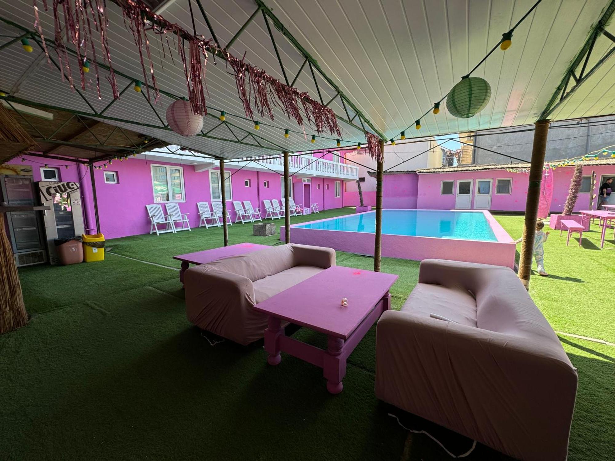 Casa Barbie Costinesti Hostel Bagian luar foto
