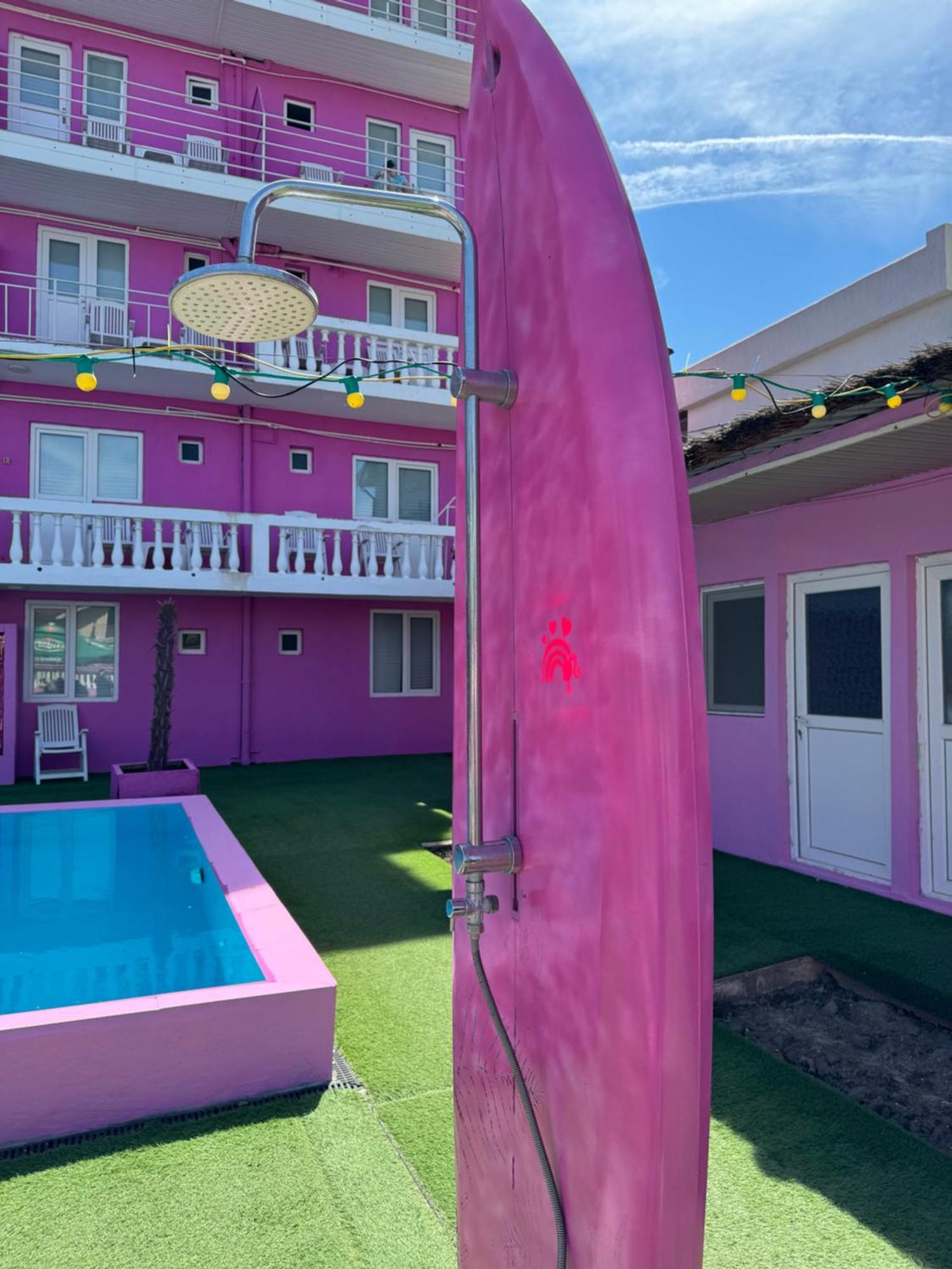 Casa Barbie Costinesti Hostel Bagian luar foto