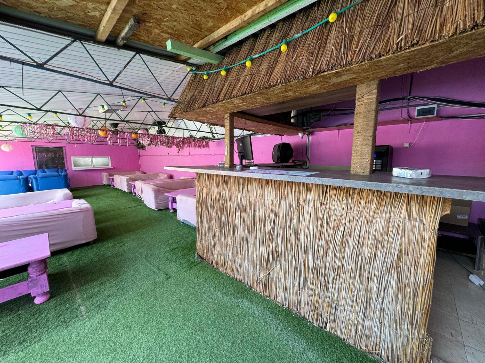 Casa Barbie Costinesti Hostel Bagian luar foto