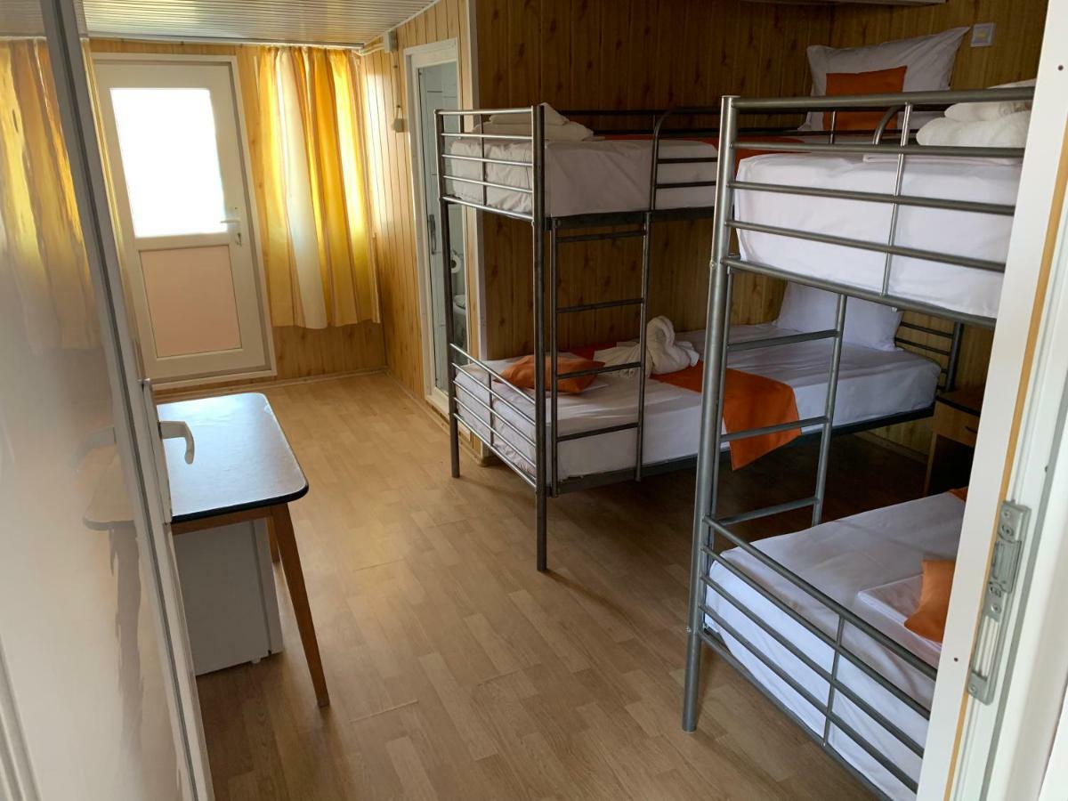 Casa Barbie Costinesti Hostel Bagian luar foto