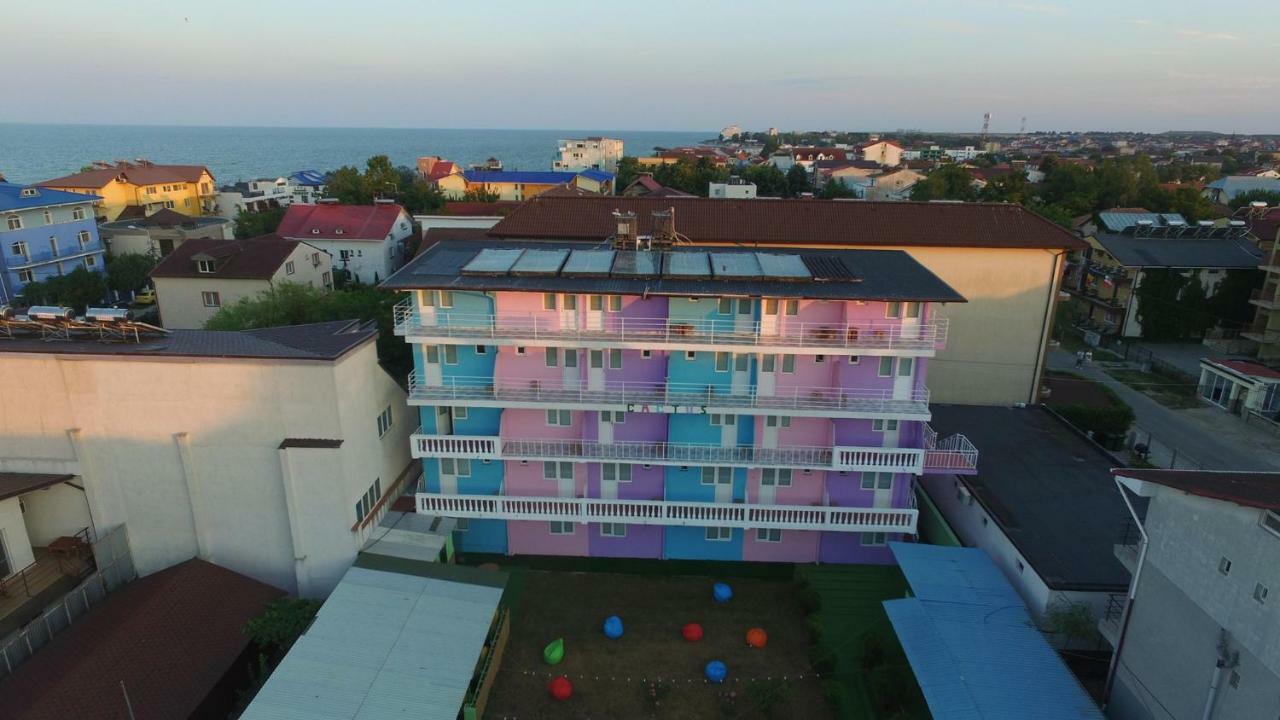 Casa Barbie Costinesti Hostel Bagian luar foto